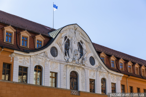 Дворец и парк Зондерсхаузен (Schloss Sondershausen)