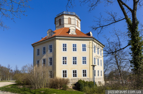 Дворец и парк Зондерсхаузен (Schloss Sondershausen)