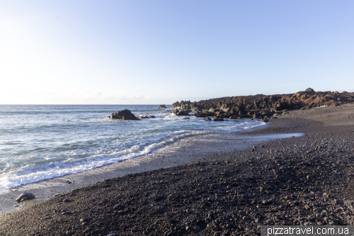 Пляж Монтанья Бермеха (Playa de Montana Bermeja)