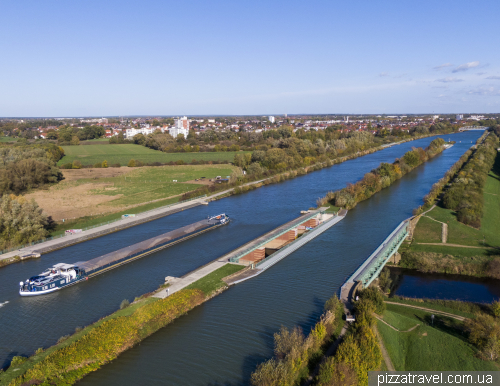 Water bridges in Hannover