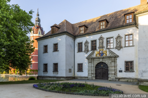 Палац та парк у Бад Мускау (Bad Muskau)