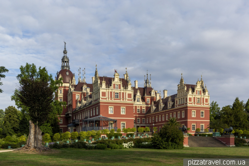 Палац та парк у Бад Мускау (Bad Muskau)