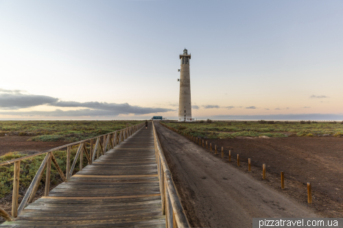 Маяк Морро-Хабле (Faro de Morro Jable) на Фуертевентурі