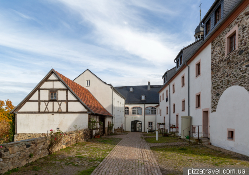 Замок Вильденфельс (Schloss Wildenfels)