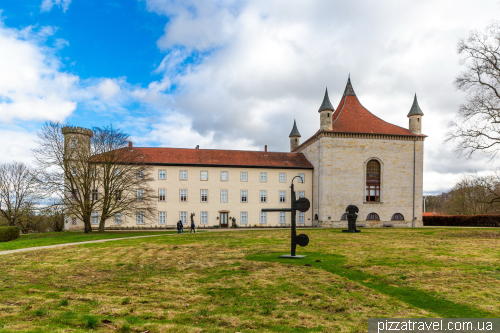 Замок Дернебург (Schloss Derneburg)