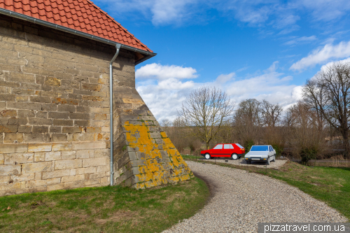 Замок Дернебург (Schloss Derneburg)