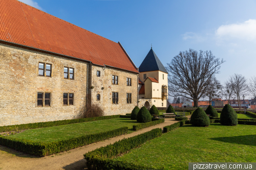 Замок і парк Шонінген (Schloss Schoeningen)