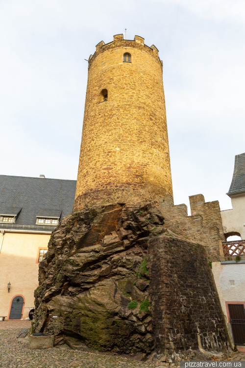 Замок Шарфенштайн (Burg Scharfenstein)