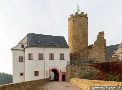 Замок Шарфенштайн (Burg Scharfenstein)