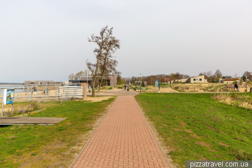 The path around Lake Dümmer