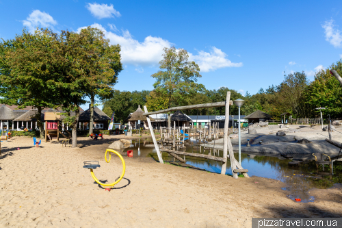 Restaurant with children's playground Grand Cafe Sands