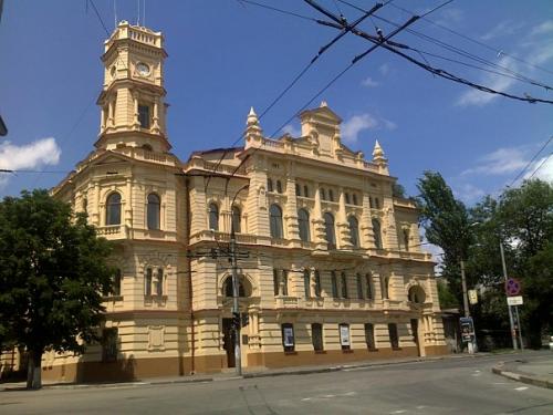 Former City Hall, now Shovkunenko Museum of Art