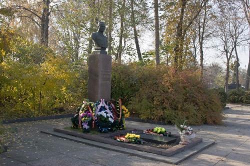 Gaidar's grave