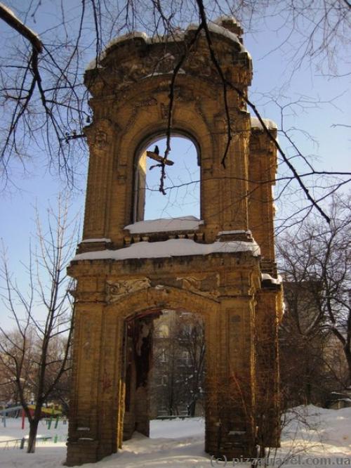 Руїни будинку, в якому жив І. Нечуй-Левицький.