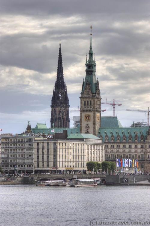 City Hall and St. Nicholas Church