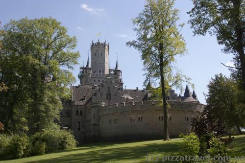 In front of the castle there's a large meadow where you can relax.