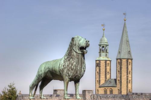 Lion near the palace