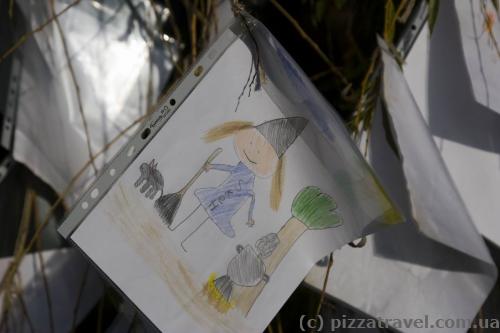 Children's drawings near the Rosenborg Castle