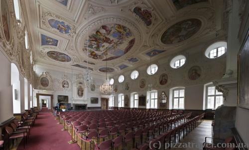 Imperial hall in the west wing