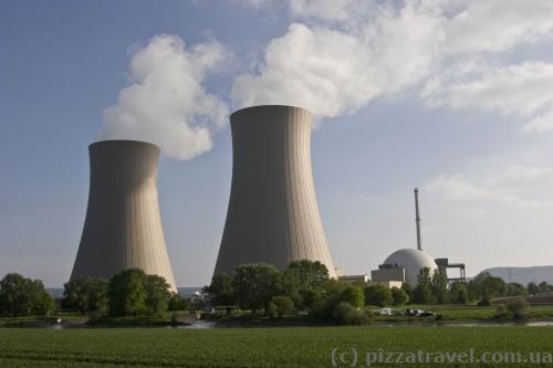 Grohnde nuclear power plant is located 200 meters from the bike path!