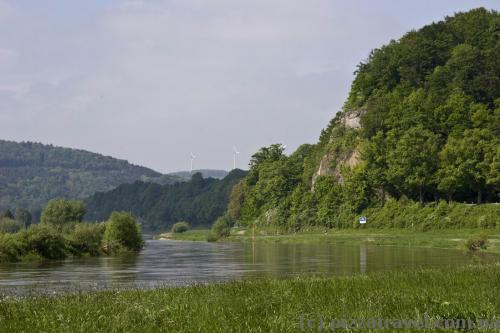 Cycling route along the Weser river