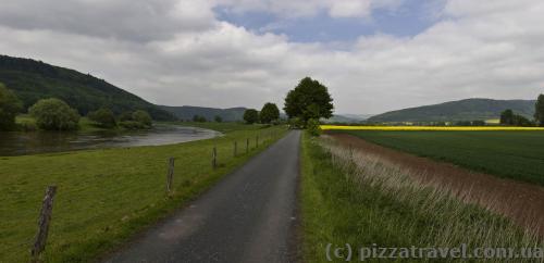 Cycling route along the Weser river