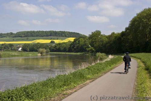 Cycling route along the Weser river