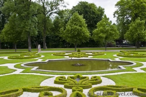 Lawn in front of the Neuhaus Castle