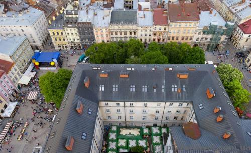 Rynok (Market) Square