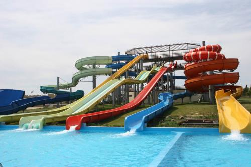 Zurbagan waterpark 